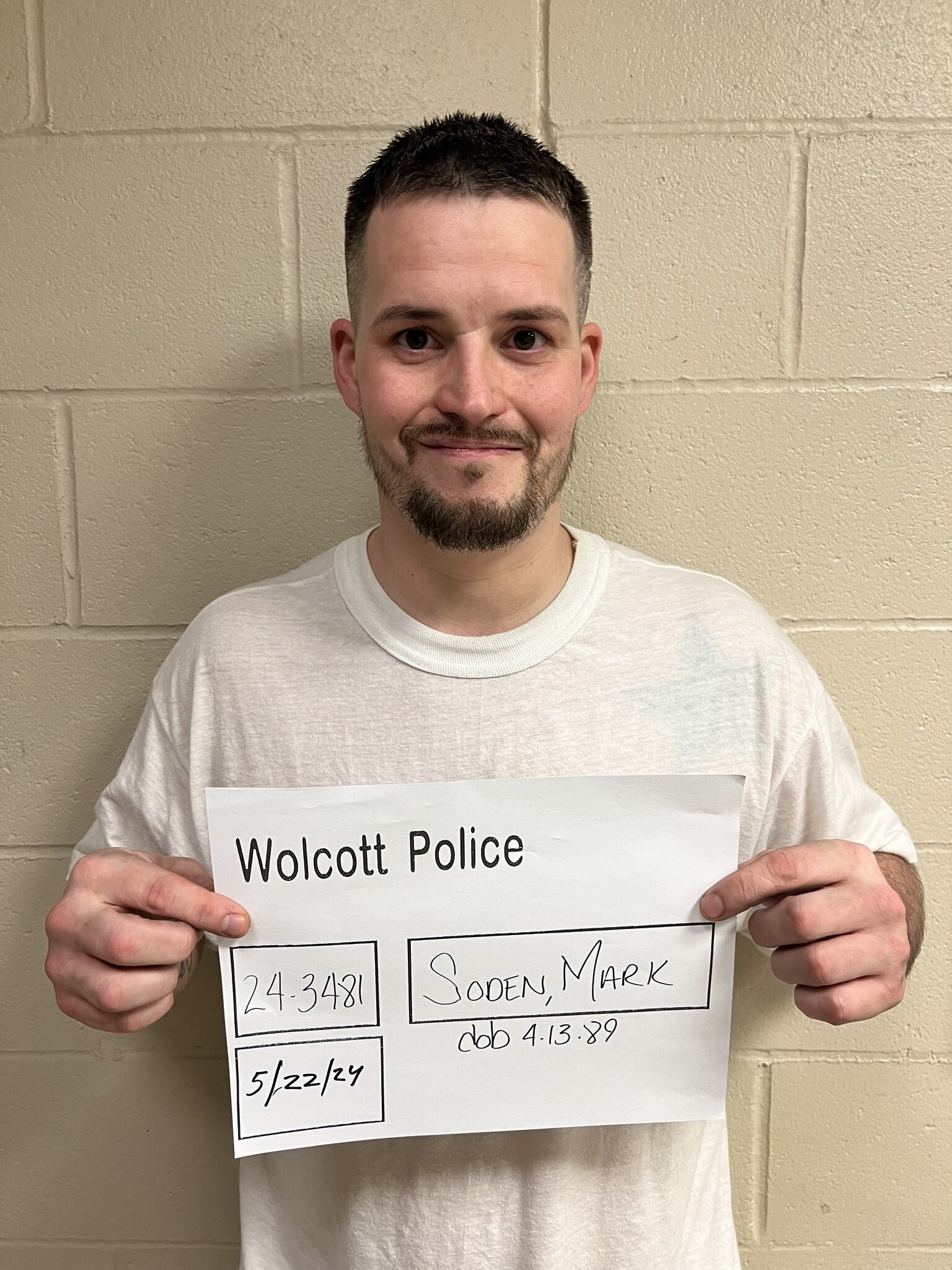 Man arrested for trying to break into homes in Wolcott - Vimarsana News